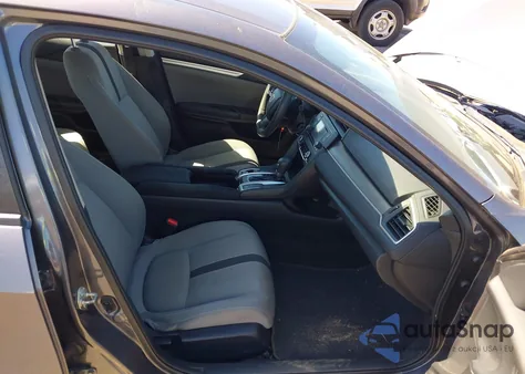 2017 Honda Civic Lx z USA, uszkodzony, nr VIN 2HGFC2F54HH552058